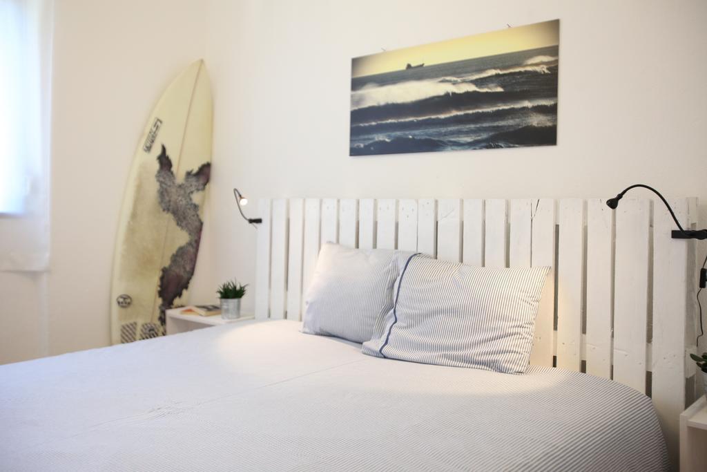 Moka Surfhouse Hostel Ericeira Room photo