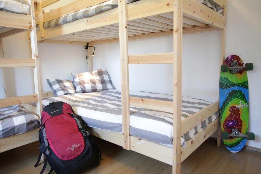 Moka Surfhouse Hostel Ericeira Room photo