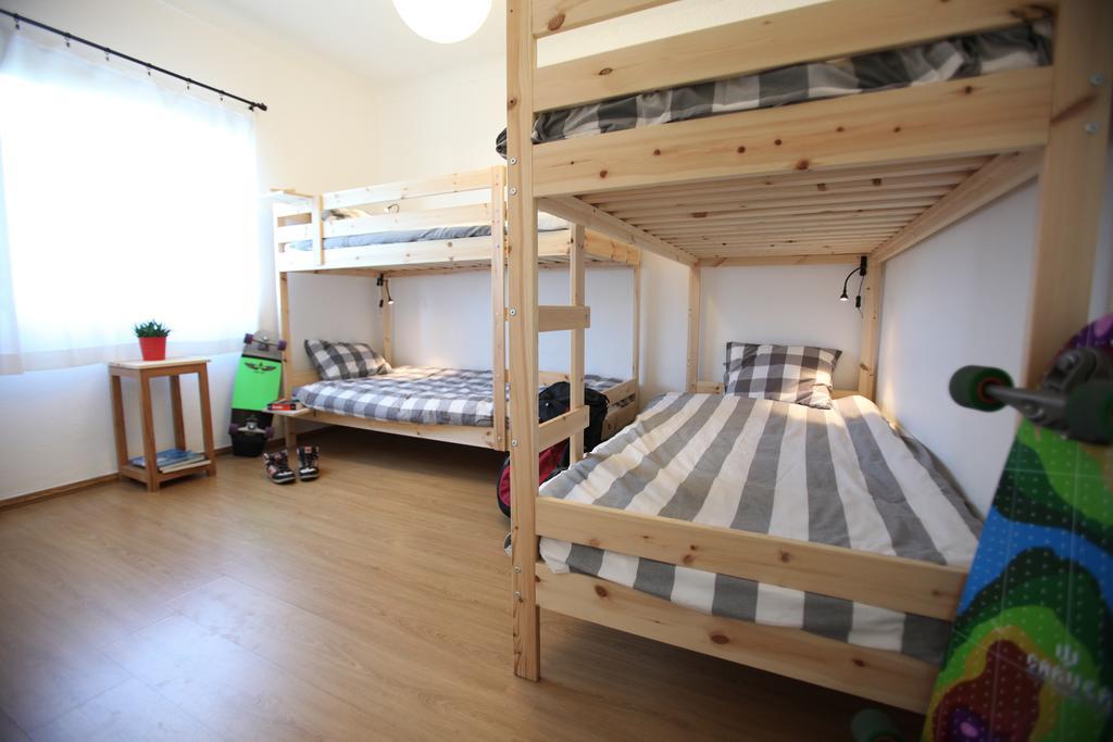 Moka Surfhouse Hostel Ericeira Room photo