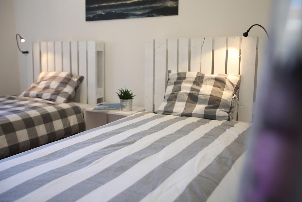 Moka Surfhouse Hostel Ericeira Room photo